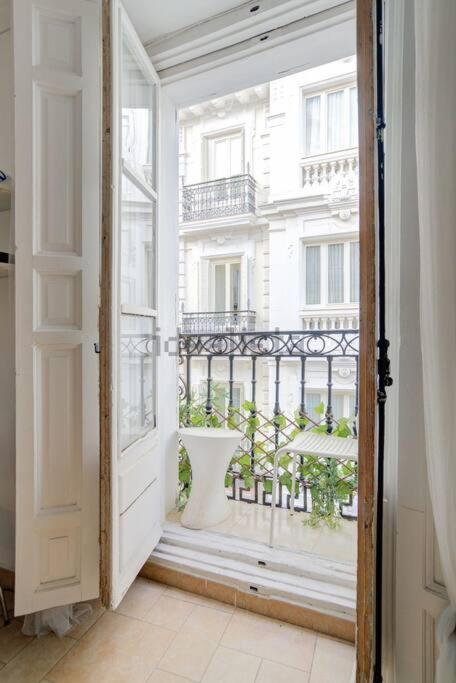 Flat For Groups 8 People In Gran Via-Cgrac4 Apartment Madrid Exterior photo